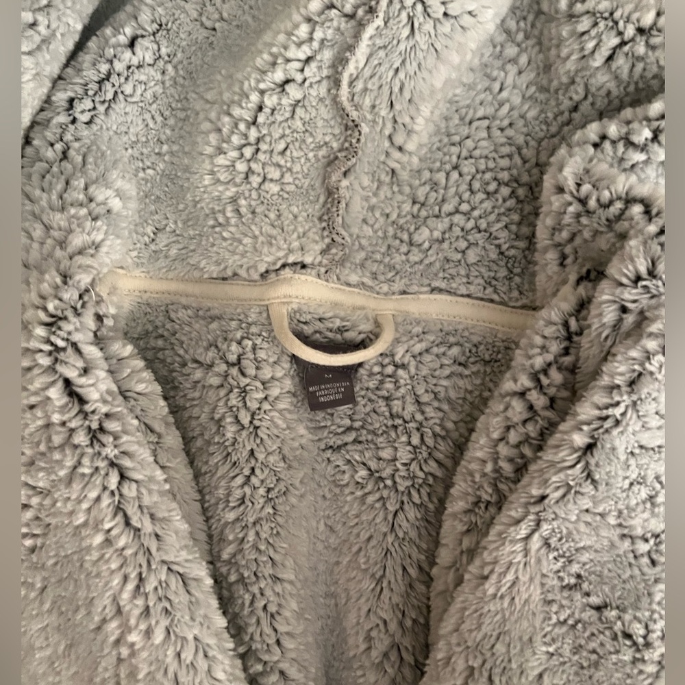 Aerie Robe - Picture 3 of 3